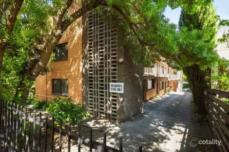 Property photo of 8/34 Elphin Grove Hawthorn VIC 3122