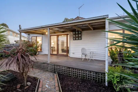 1a Almond Ave, Brooklyn, VIC 3012