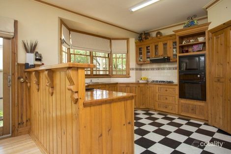 Property photo of 2 Tea-Tree Court Strathdale VIC 3550