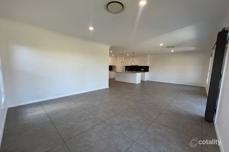 Property photo of 40 Fountain Circuit Dubbo NSW 2830