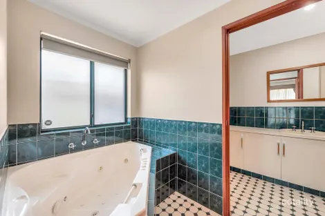 Property photo of 18 Casadio Court Pooraka SA 5095