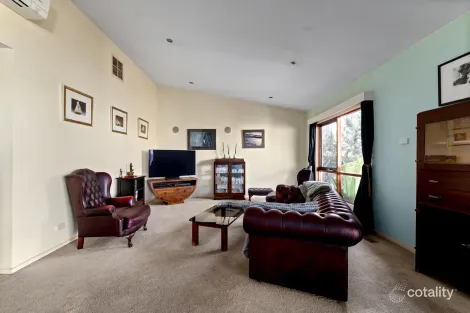 Property photo of 1A Almond Avenue Brooklyn VIC 3012