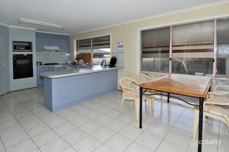 Property photo of 25 Kanooka Grove Meadow Heights VIC 3048