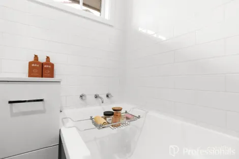 Property photo of 18 Carmody Street Kooringal NSW 2650