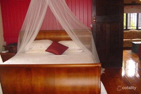 Property photo of 28 Murton Avenue Holland Park QLD 4121