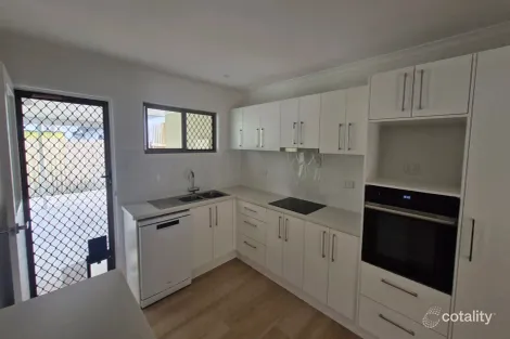 2/18 Richard St, Urangan, QLD 4655