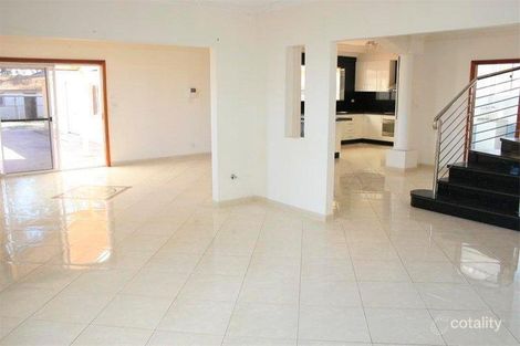 371 Cabramatta Rd W, Cabramatta, NSW 2166