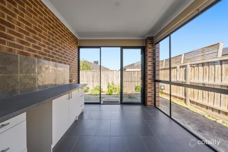 Property photo of 37 Strathalbyn Chase Wollert VIC 3750