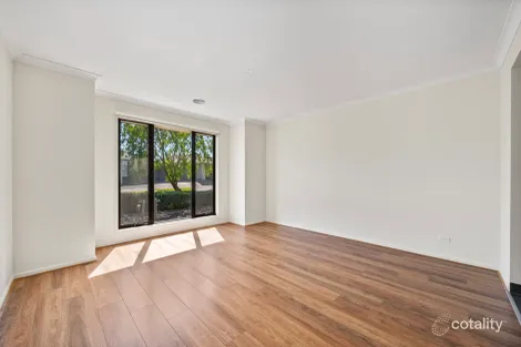 Property photo of 37 Strathalbyn Chase Wollert VIC 3750