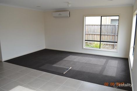 Property photo of 26 Yellow Gum Way Manor Lakes VIC 3024