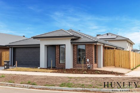 2 KYAH ST, FRASER RISE, VIC 3336