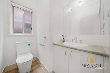 Property photo of 28 Amberlea Circuit Taylors Hill VIC 3037