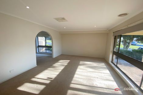 82 Maple Rd, Lake Albert, NSW 2650