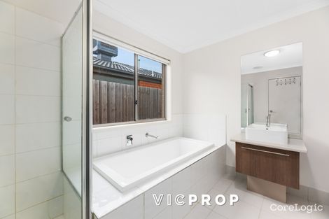 Property photo of 22 Federal Drive Wyndham Vale VIC 3024