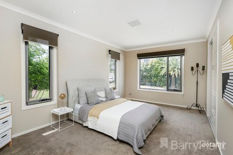 17 Stonebridge Way, Attwood, VIC 3049