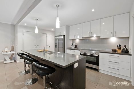 Property photo of 25 Albatross Drive Pakenham VIC 3810