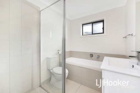 Property photo of 3/7 Bride Avenue Hampton Park VIC 3976