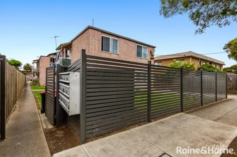 Property photo of 2/19 St Albans Road St Albans VIC 3021