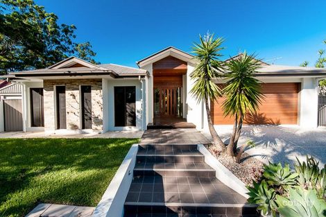 76 Karawatha Dr, Mountain Creek, QLD 4557