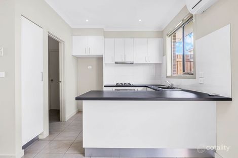 Property photo of 2/138 Fleetwood Drive Narre Warren VIC 3805