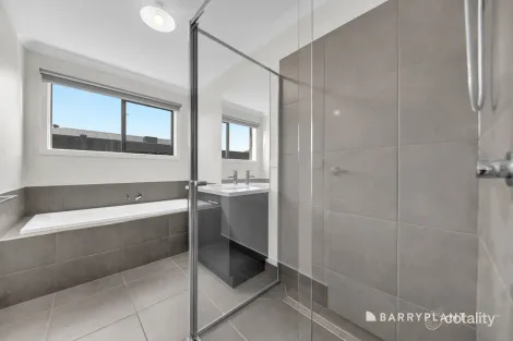 Property photo of 40 Grappenhall Avenue Strathtulloh VIC 3338