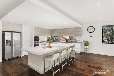 Property photo of 2 Avery Court Wheelers Hill VIC 3150