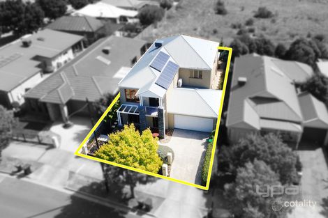 Property photo of 16 Botanical Drive Caroline Springs VIC 3023
