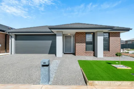 Property photo of 40 Grappenhall Avenue Strathtulloh VIC 3338