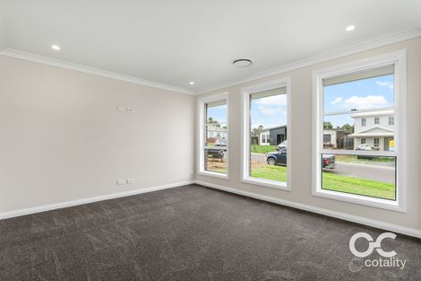 Property photo of 16 Roseteague Way Orange NSW 2800