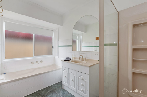 Property photo of 7 Galilee Crescent Mill Park VIC 3082