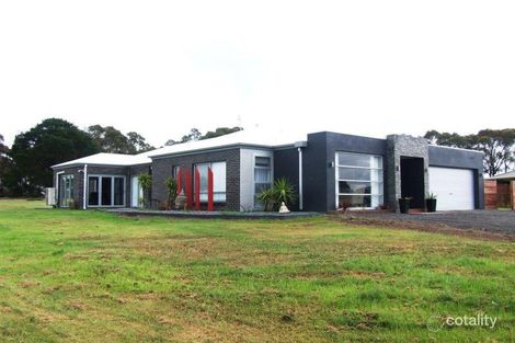 28 Diamond Dr, Cardigan Village, VIC 3352