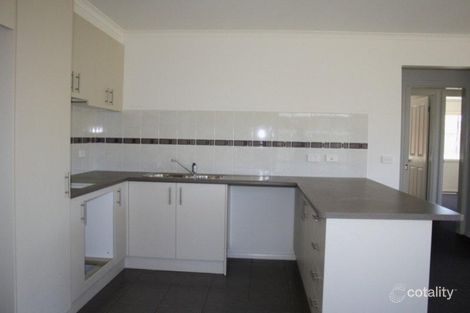 17 Ahern Rd, Pakenham, VIC 3810