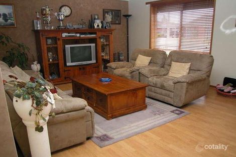 Property photo of 17 Willora Crescent Cranbourne West VIC 3977