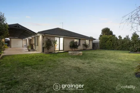 Property photo of 13 Iriswells Close Tooradin VIC 3980