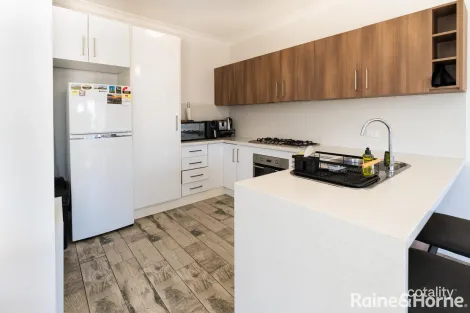 Property photo of 1/8 Balala Crescent Bourkelands NSW 2650