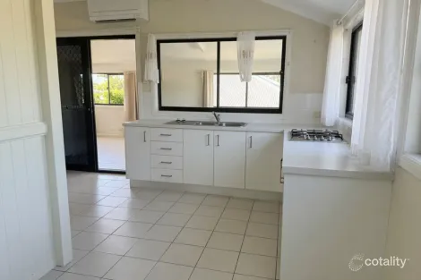 Property photo of 2/2 Seventh Avenue Sandgate QLD 4017