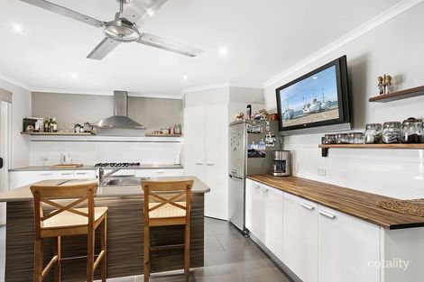 Property photo of 2 Luke Court Sale VIC 3850