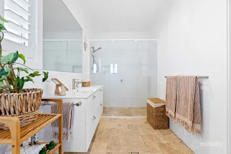 Property photo of 8 Akin Place Tomakin NSW 2537