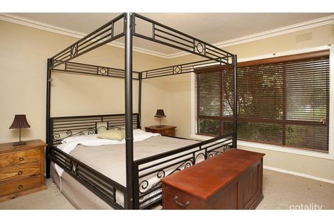 Property photo of 5 Crosslee Court Deer Park VIC 3023