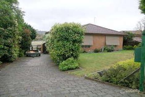 Property photo of 58 Monteith Crescent Endeavour Hills VIC 3802