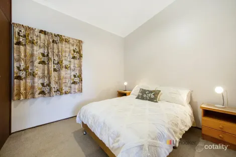 Property photo of 31 Rolfe Avenue Kanwal NSW 2259