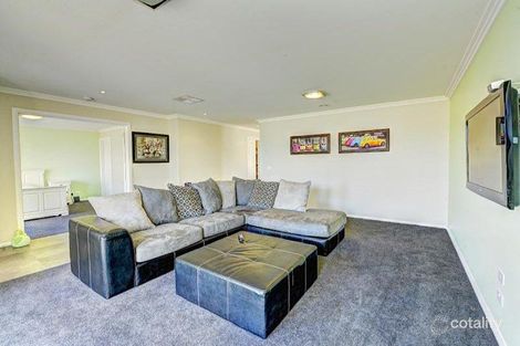Property photo of 1 Oxley Bend Alfredton VIC 3350