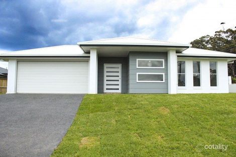 2 Fisher Rd, Sapphire Beach, NSW 2450