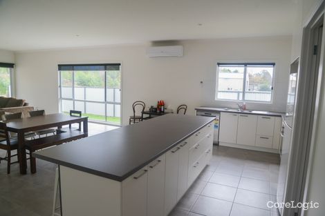 Property photo of 2 Tewksbury Court Porepunkah VIC 3740