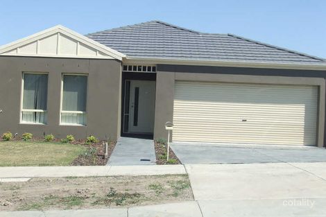 Property photo of 2/124 Ahern Road Pakenham VIC 3810