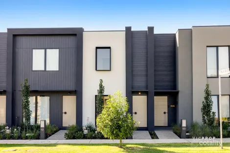 423 Waterhaven Bvd, Point Cook, VIC 3030