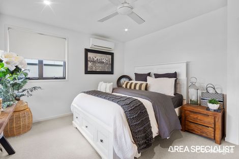 Property photo of 9 Billington Street Labrador QLD 4215