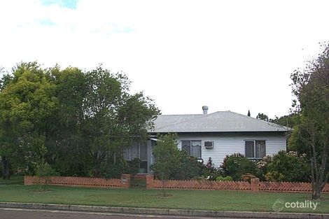 5 Edwards St, Eastern Heights, QLD 4305