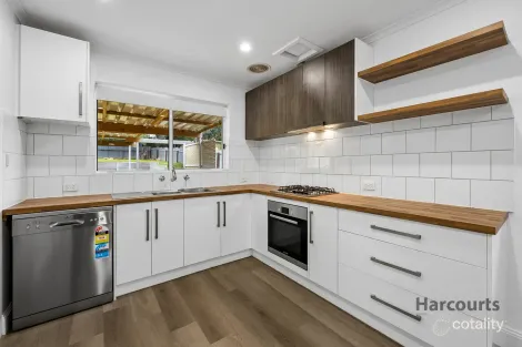 Property photo of 16 Vintners Walk Hackham West SA 5163