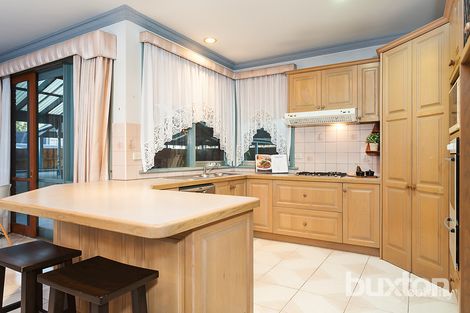 Property photo of 10 Wyndarra Crescent Dingley Village VIC 3172
